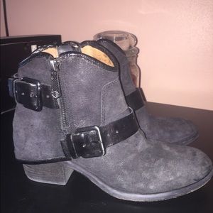 Donald pliner dalis bootie